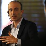 Yuval Noah Harari, leituras e escutas urgentes e necessárias para professores, pedagogos e gestores, inclusive